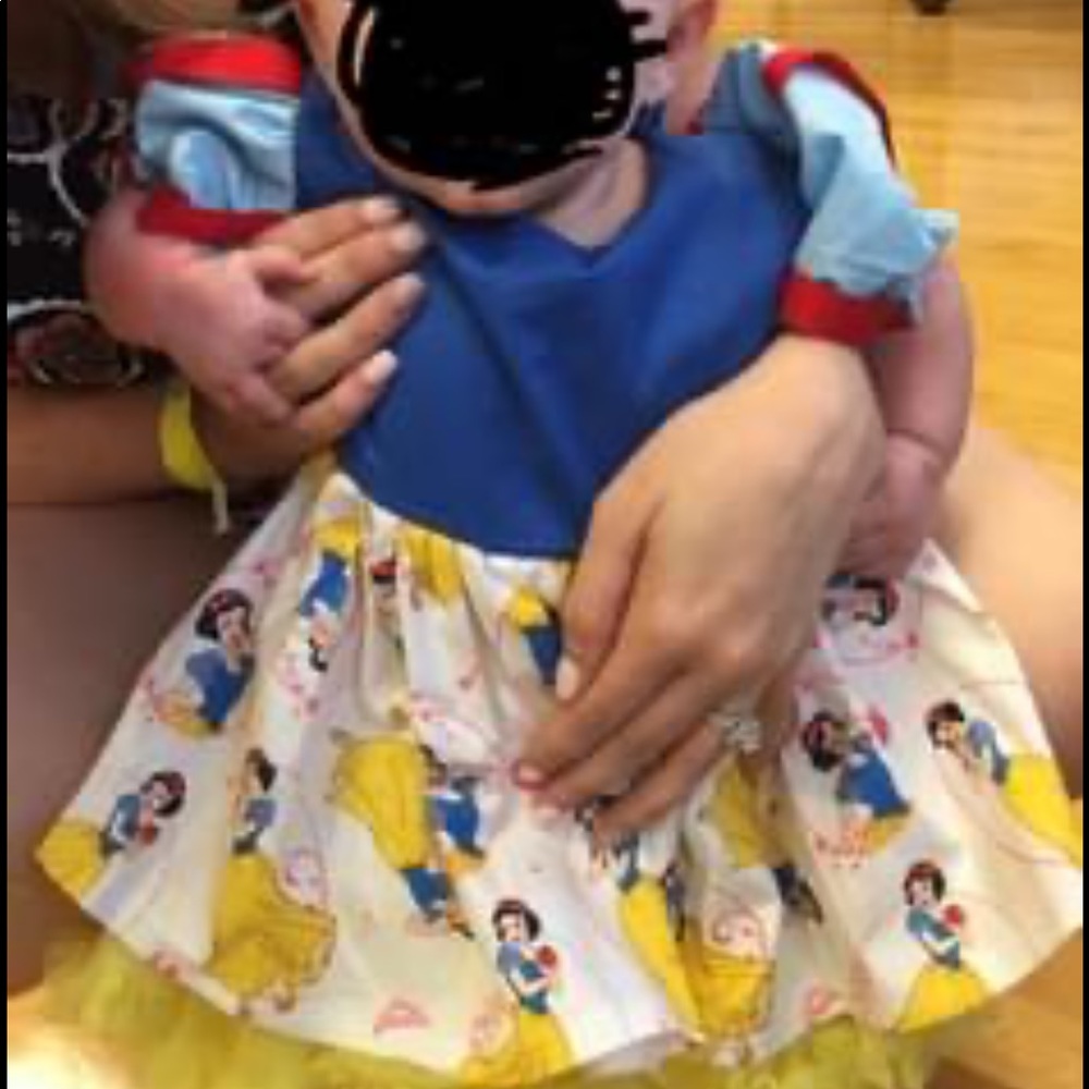 Custom ooc dress Snow White